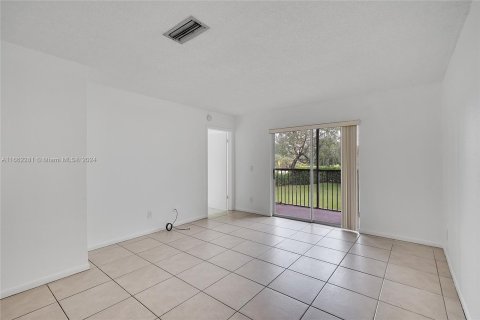 Copropriété à louer à Pembroke Pines, Floride: 2 chambres, 84.91 m2 № 1370438 - photo 9