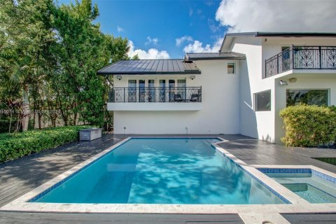 Villa ou maison à louer à North Miami Beach, Floride: 5 chambres, 376.07 m2 № 1370388 - photo 4