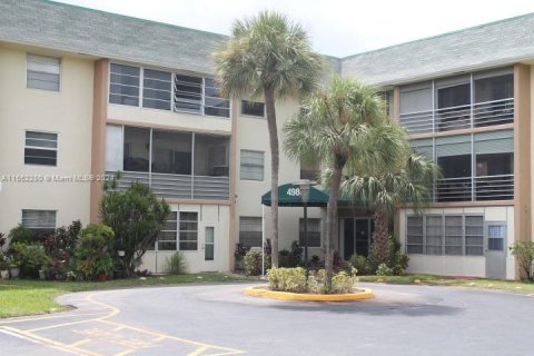 Condo in Tamarac, Florida, 1 bedroom  № 1370437 - photo 1