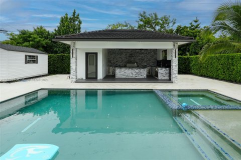 House in Miami, Florida 4 bedrooms, 192.87 sq.m. № 1370436 - photo 5