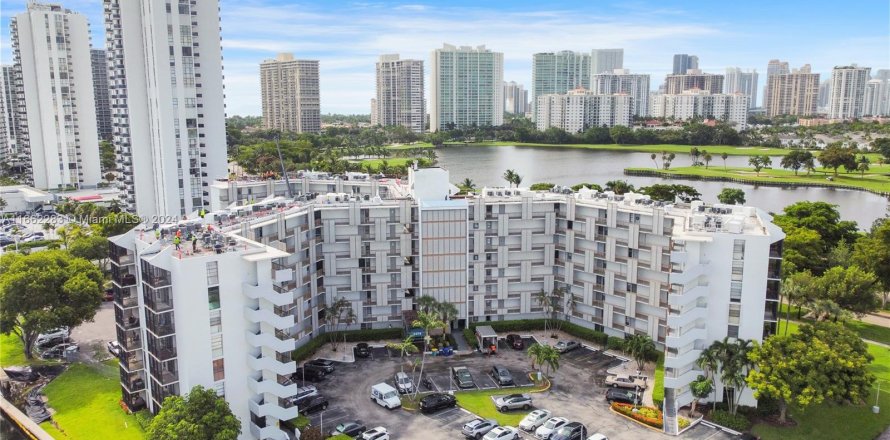 Condo in Aventura, Florida, 2 bedrooms  № 1370439