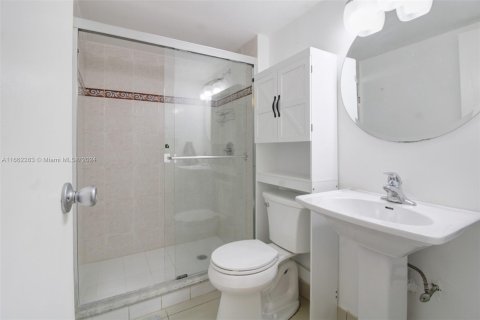 Condo in Aventura, Florida, 2 bedrooms  № 1370439 - photo 5