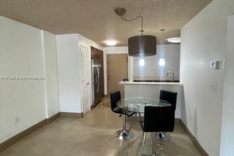 Apartment in North Miami, Florida 1 bedroom, 62.52 sq.m. № 1391472 - photo 16