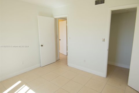 Condo in Homestead, Florida, 2 bedrooms  № 1160995 - photo 6