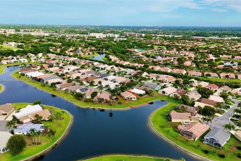 House in Delray Beach, Florida 3 bedrooms, 150.32 sq.m. № 1237432 - photo 2