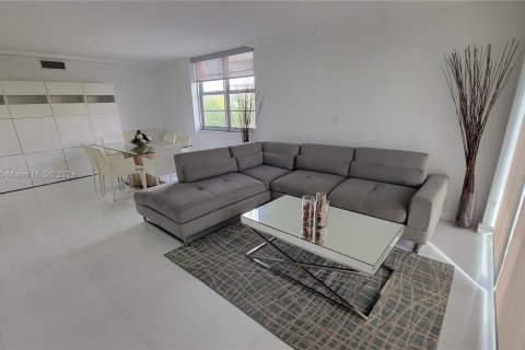 Condominio en venta en Bay Harbor Islands, Florida, 1 dormitorio, 92.9 m2 № 1237436 - foto 14