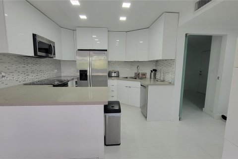 Condominio en venta en Bay Harbor Islands, Florida, 1 dormitorio, 92.9 m2 № 1237436 - foto 7