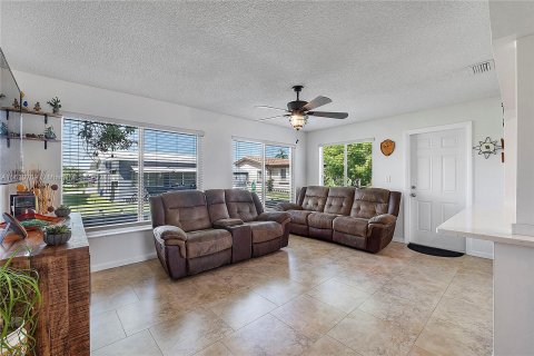 Villa ou maison à vendre à Tamarac, Floride: 2 chambres, 97.55 m2 № 1329789 - photo 18