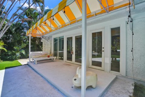 House in Miami Shores, Florida 4 bedrooms, 379.6 sq.m. № 1209110 - photo 28