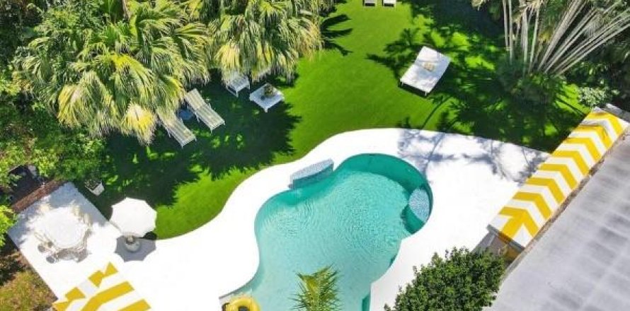 Villa ou maison à Miami Shores, Floride 4 chambres, 379.6 m2 № 1209110