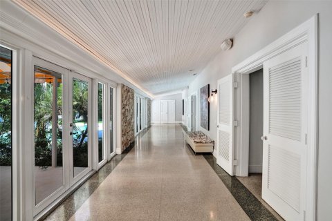 Casa en venta en Miami Shores, Florida, 4 dormitorios, 379.6 m2 № 1209110 - foto 19