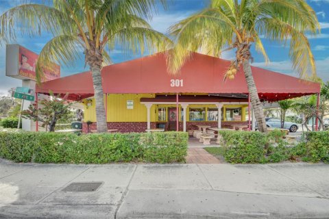 Купить коммерческую недвижимость в Лейк-Уорт, Флорида № 1121360 - фото 27