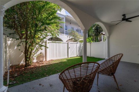 Adosado en venta en Tampa, Florida, 3 dormitorios, 292.74 m2 № 1379689 - foto 28