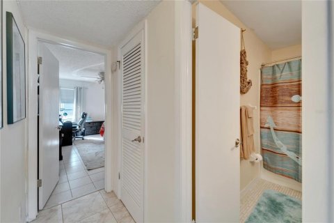 Condominio en venta en Saint Petersburg, Florida, 2 dormitorios, 100.8 m2 № 1379688 - foto 22