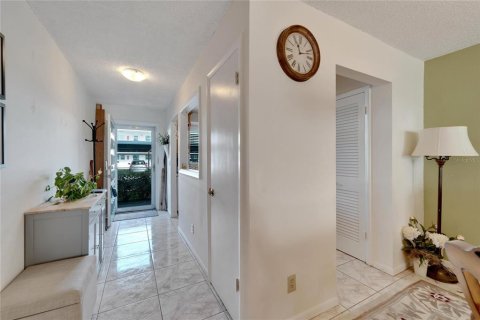 Copropriété à vendre à Saint Petersburg, Floride: 2 chambres, 100.8 m2 № 1379688 - photo 6