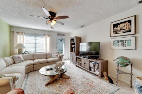 Condominio en venta en Saint Petersburg, Florida, 2 dormitorios, 100.8 m2 № 1379688 - foto 18