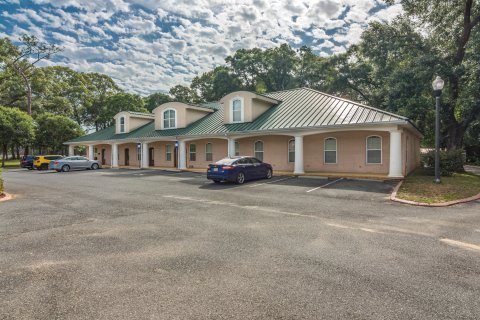 Bureau à louer à Crestview, Floride: 611.2 m2 № 560678 - photo 1