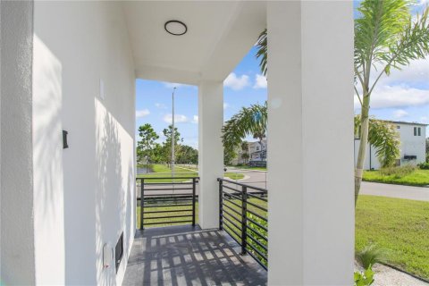 Casa en venta en Tampa, Florida, 3 dormitorios, 180.51 m2 № 1335956 - foto 5