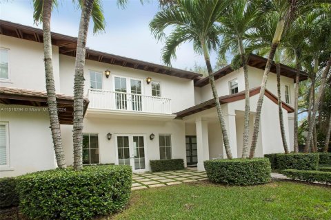 Купить виллу или дом в Майами, Флорида 6 спален, 573.49м2, № 956313 - фото 23