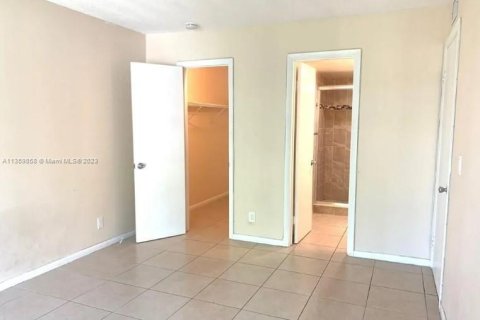 Condominio en venta en Coral Springs, Florida, 2 dormitorios, 86.68 m2 № 744010 - foto 11