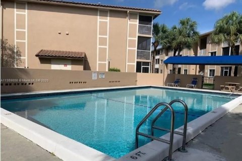 Condominio en venta en Coral Springs, Florida, 2 dormitorios, 86.68 m2 № 744010 - foto 18