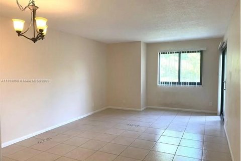 Condominio en venta en Coral Springs, Florida, 2 dormitorios, 86.68 m2 № 744010 - foto 6