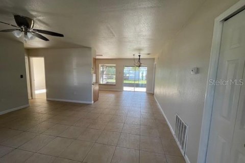 Casa en venta en Brandon, Florida, 3 dormitorios, 108.97 m2 № 1376686 - foto 4