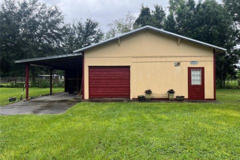 House in DeLand, Florida 3 bedrooms, 238.94 sq.m. № 1376685 - photo 30