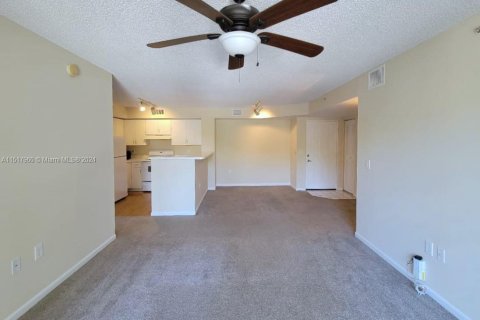 Condominio en venta en Miramar, Florida, 2 dormitorios, 89.74 m2 № 959054 - foto 4