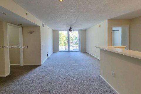 Condo in Miramar, Florida, 2 bedrooms  № 959054 - photo 1