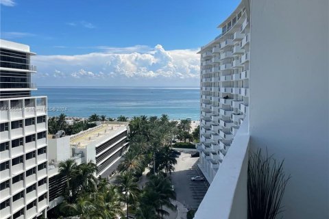 Condo in Miami Beach, Florida  № 1381994 - photo 14