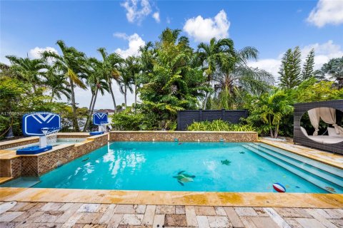 Casa en venta en Miami, Florida, 5 dormitorios, 297.19 m2 № 1381995 - foto 12