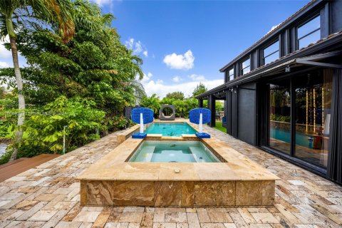 Casa en venta en Miami, Florida, 5 dormitorios, 297.19 m2 № 1381995 - foto 4