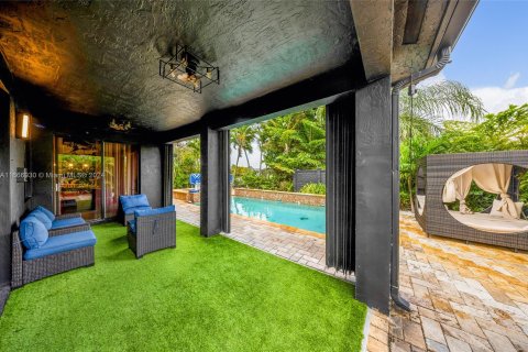 Casa en venta en Miami, Florida, 5 dormitorios, 297.19 m2 № 1381995 - foto 7