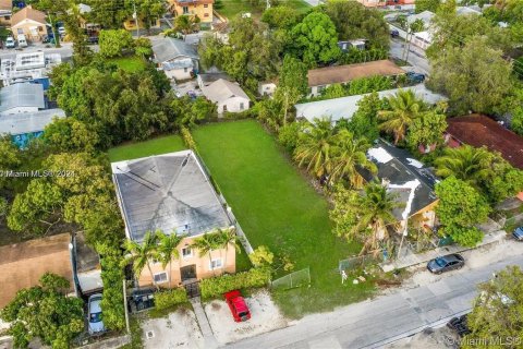 Propiedad comercial en venta en Miami, Florida № 1381993 - foto 8