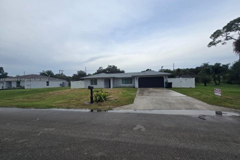 Villa ou maison à vendre à St. Lucie, Floride: 3 chambres, 135.08 m2 № 1381991 - photo 2