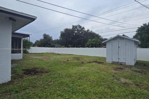 Casa en venta en St. Lucie, Florida, 3 dormitorios, 135.08 m2 № 1381991 - foto 7