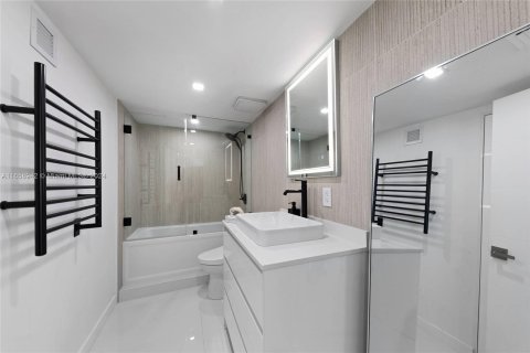 Condominio en venta en Hollywood, Florida, 3 dormitorios, 164.25 m2 № 1372609 - foto 29