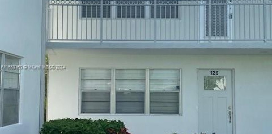 Condominio en West Palm Beach, Florida, 1 dormitorio  № 1372657