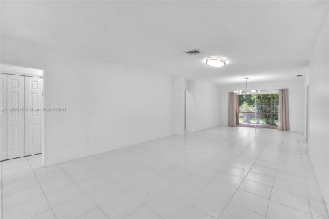 Casa en venta en Hollywood, Florida, 4 dormitorios, 184.32 m2 № 1372582 - foto 6