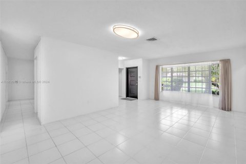 Casa en venta en Hollywood, Florida, 4 dormitorios, 184.32 m2 № 1372582 - foto 7