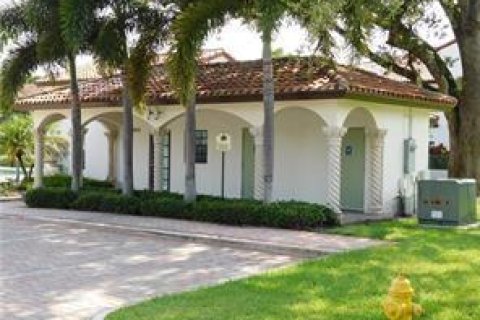 Villa ou maison à louer à Fort Lauderdale, Floride: 4 chambres, 260.13 m2 № 665407 - photo 13