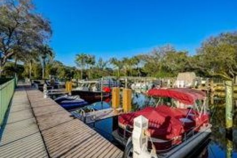 Villa ou maison à louer à Fort Lauderdale, Floride: 4 chambres, 260.13 m2 № 665407 - photo 2