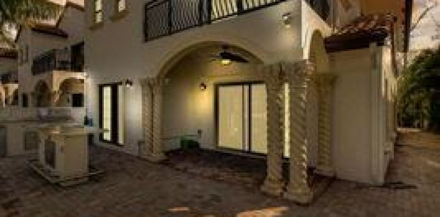 House in Fort Lauderdale, Florida 4 bedrooms, 260.13 sq.m. № 665407