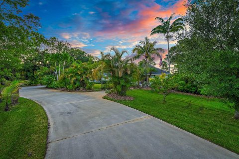 House in Palm Beach Gardens, Florida 5 bedrooms, 265.61 sq.m. № 1174404 - photo 5