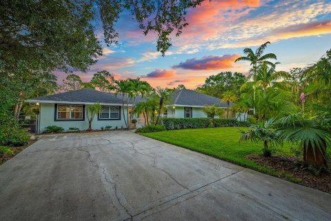 House in Palm Beach Gardens, Florida 5 bedrooms, 265.61 sq.m. № 1174404 - photo 4