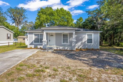 House in New Port Richey, Florida 3 bedrooms, 111.48 sq.m. № 1335549 - photo 1