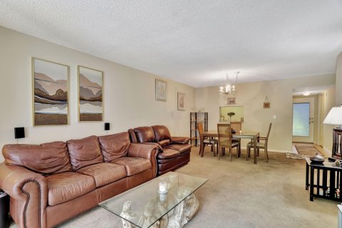 Condo in Lauderdale Lakes, Florida, 2 bedrooms  № 1188539 - photo 24