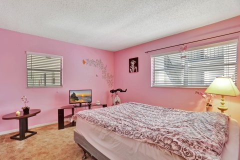 Condo in Lauderdale Lakes, Florida, 2 bedrooms  № 1188539 - photo 19