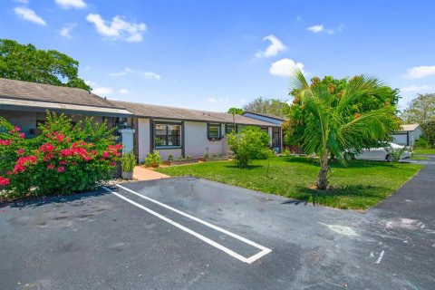 Villa ou maison à vendre à Royal Palm Beach, Floride: 2 chambres, 125.14 m2 № 1188624 - photo 20